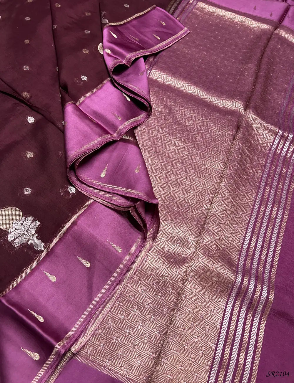 Wine & Pink - Viscose Silk Saree Pallu View