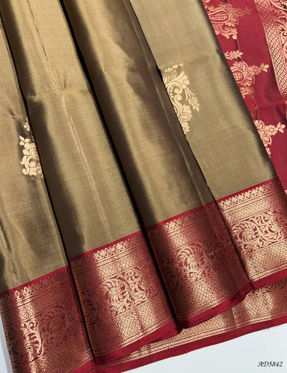 Wooden Brown & Maroon - Kanchi Border Soft Silk Saree Front View