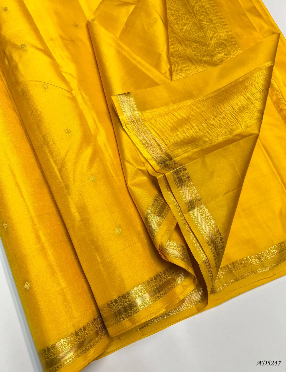 Yellow  - Kanchi Border Soft Silk Saree Pallu View