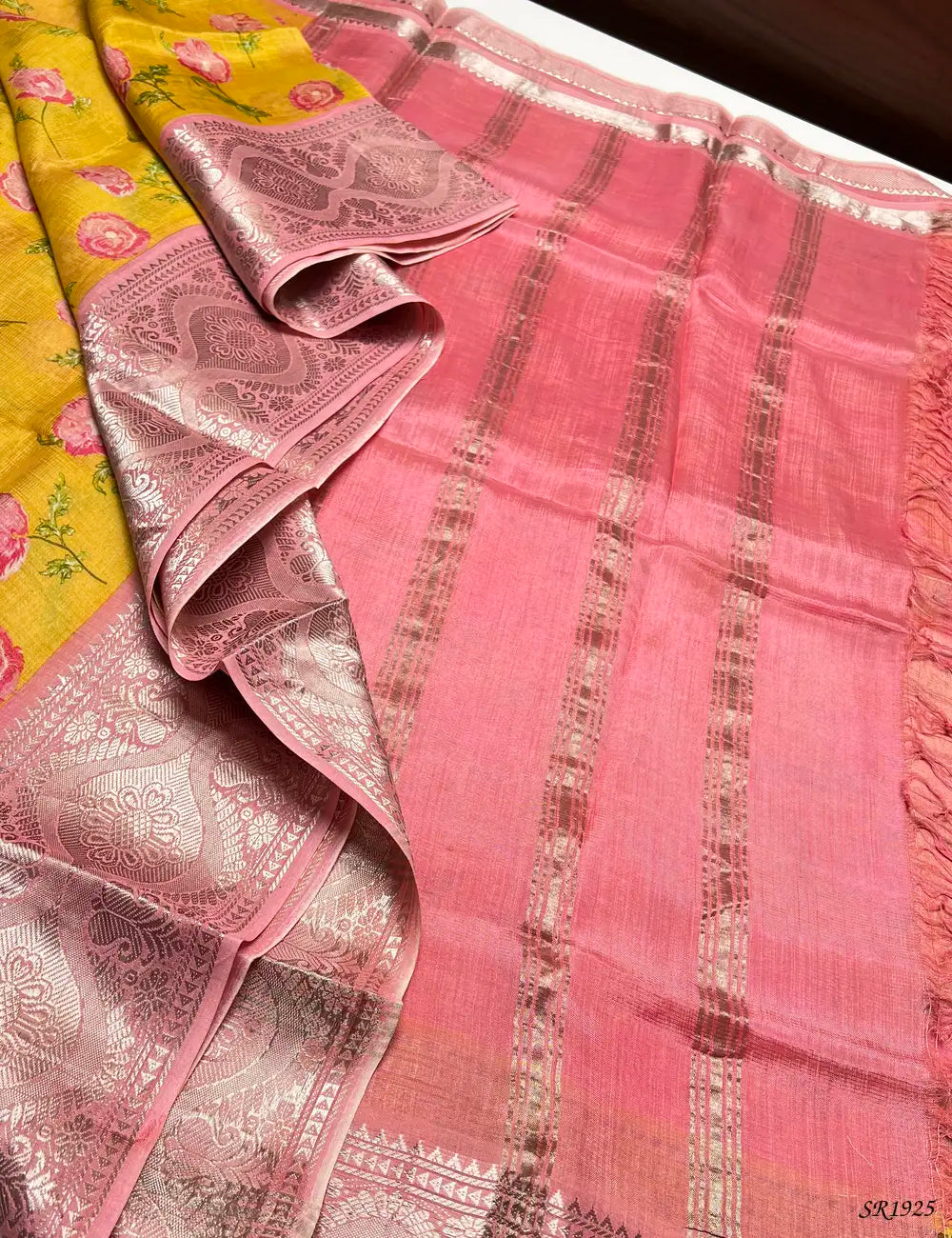 Yellow - Mangalagiri Silk Saree Pallu View